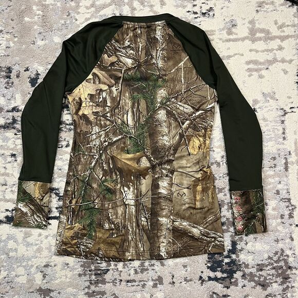 UNDER ARMOUR Scent Control Cold Gear Camo Top Women MEDIUM Hunting Fitted V-Neck - Picture 6 of 10